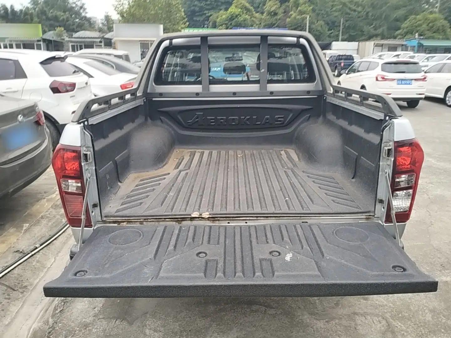 Isuzu D-MAX 2018 3.0T Two-Wheel Drive Automatic Elite Version 4JJ1-TC HI — миниатюра 22