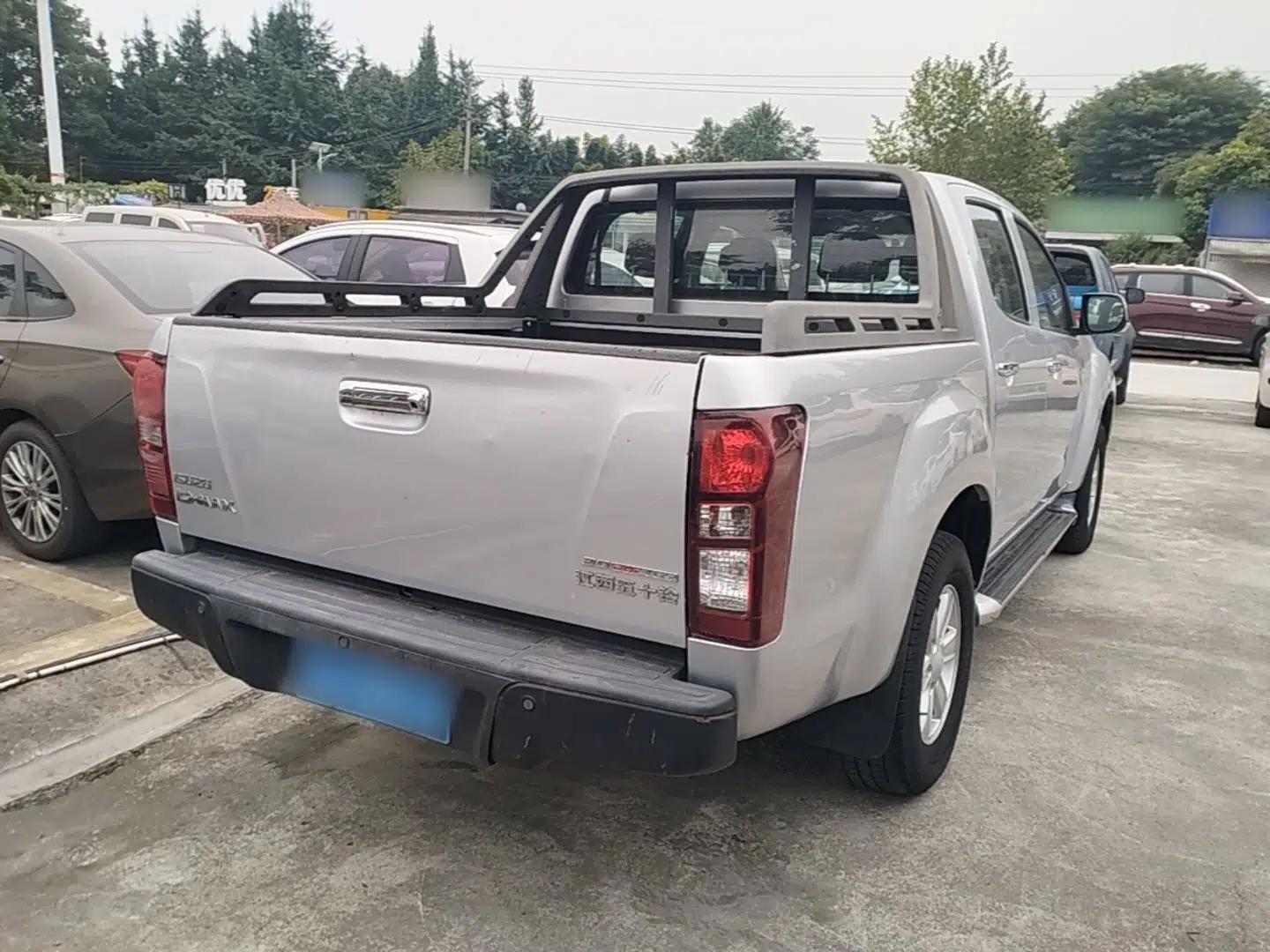 Isuzu D-MAX 2018 3.0T Two-Wheel Drive Automatic Elite Version 4JJ1-TC HI — миниатюра 6