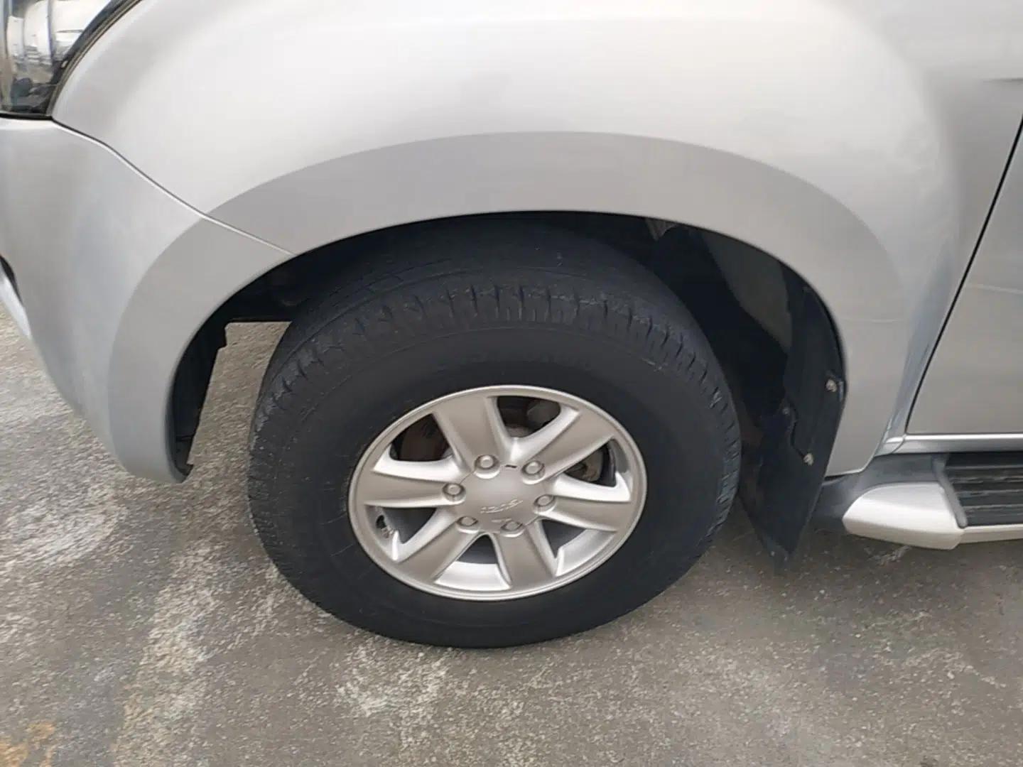 Isuzu D-MAX 2018 3.0T Two-Wheel Drive Automatic Elite Version 4JJ1-TC HI — миниатюра 10