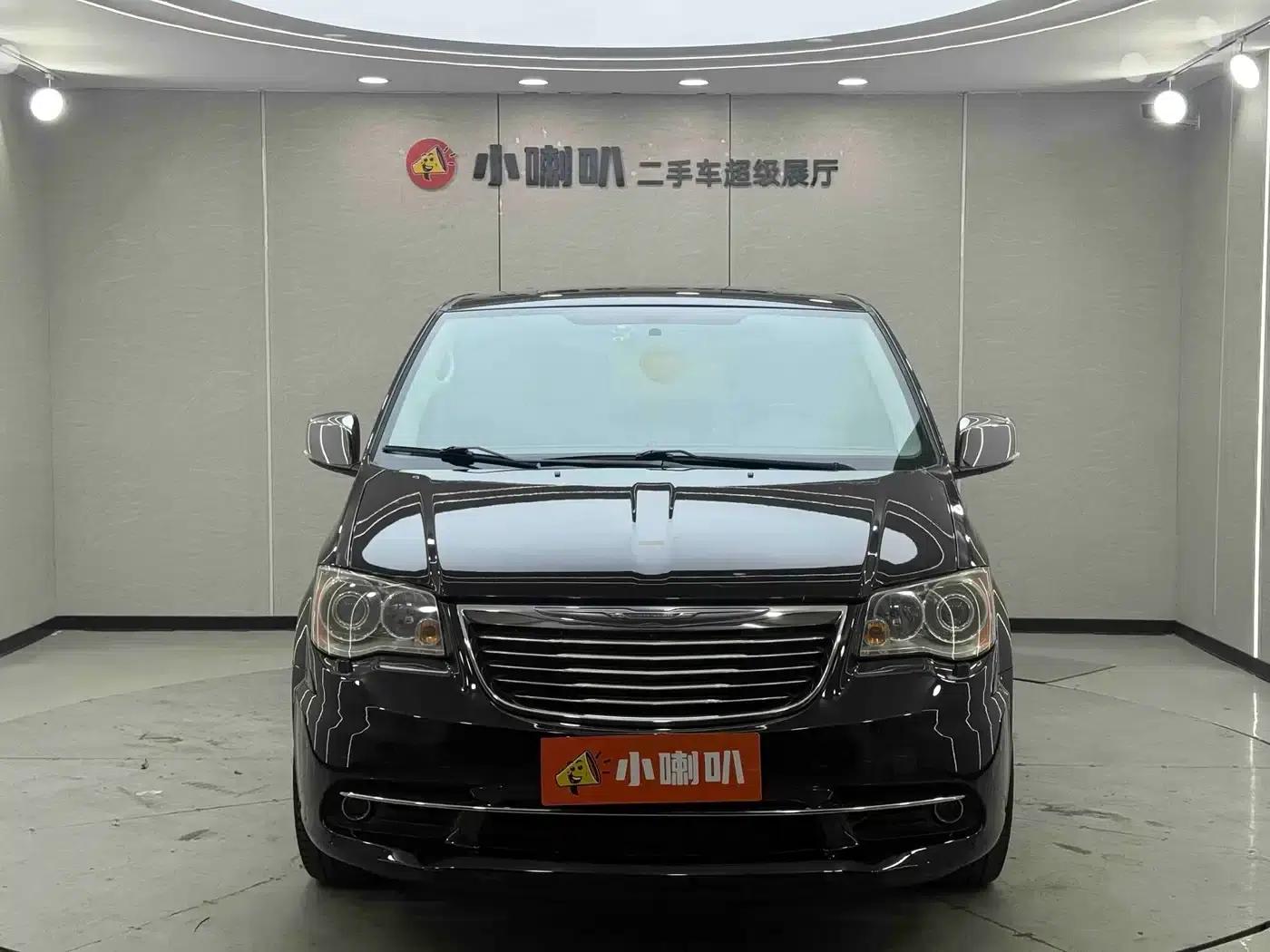 2013 Imported Grand Voyager 3.6L Luxury Edition — миниатюра 2