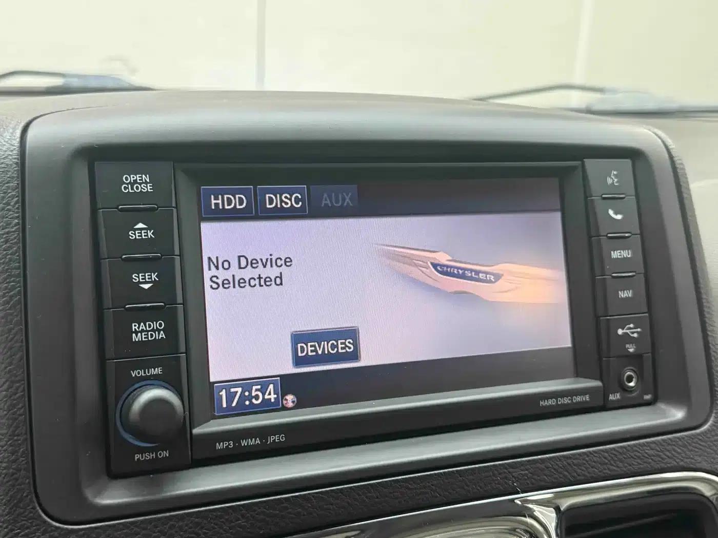 2013 Imported Grand Voyager 3.6L Luxury Edition — миниатюра 7