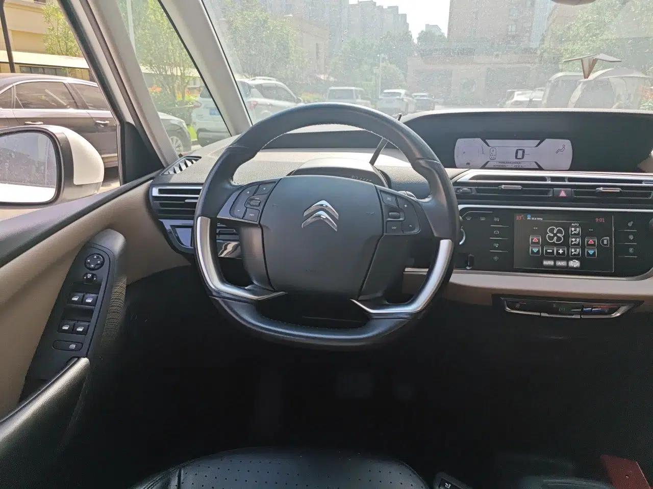 Citroen C4 Picasso 2015 Grand 1.6T Luxury 7-Seater — миниатюра 10