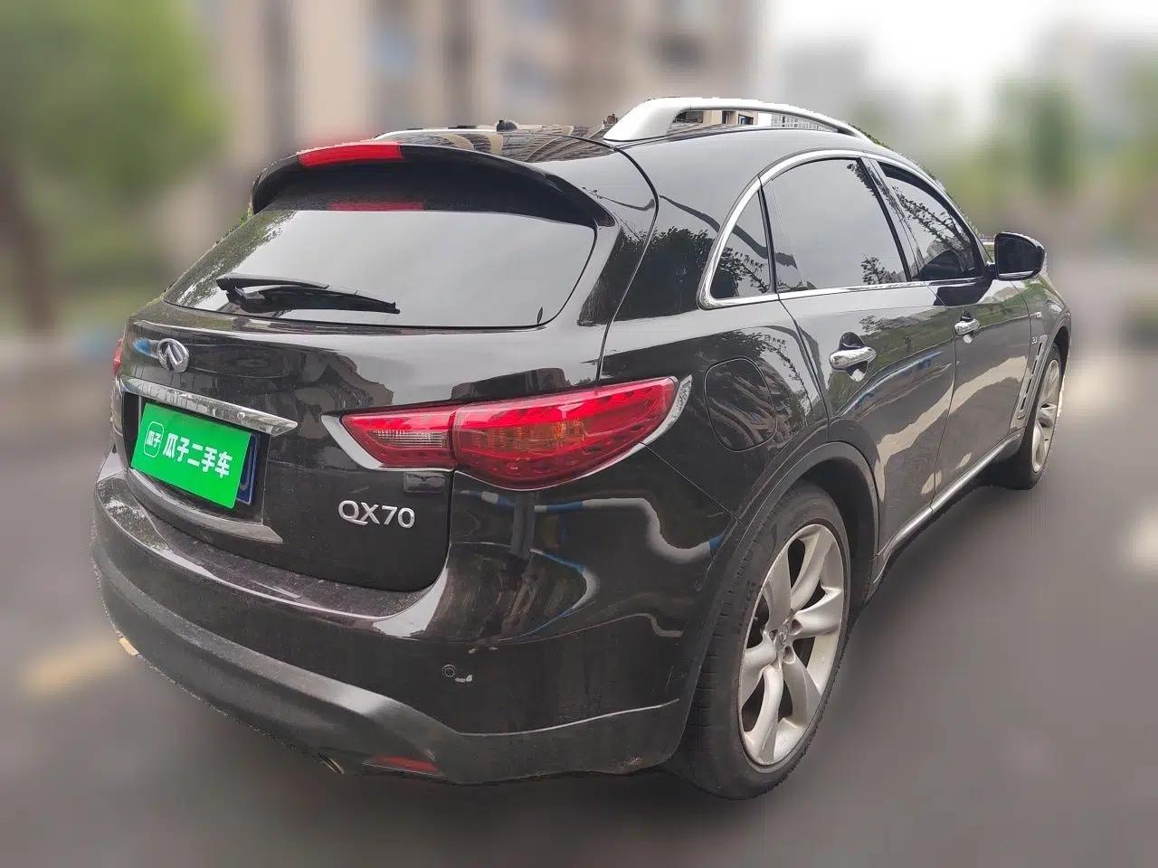 Infiniti QX70 2013 3.7L Standard Edition — миниатюра 6
