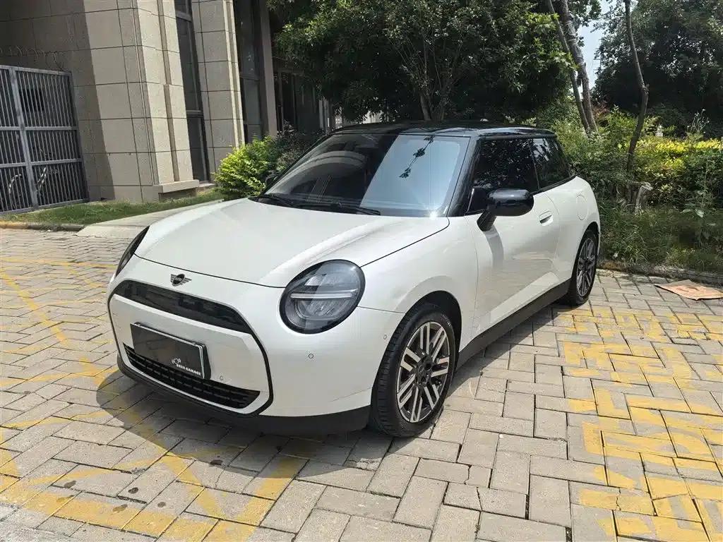 2024 Electric MINI Cooper (456km/h) - Classic Style — миниатюра 3