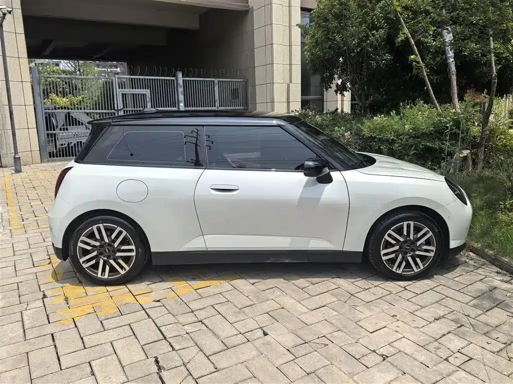 2024 Electric MINI Cooper (456km/h) - Classic Style — миниатюра 7