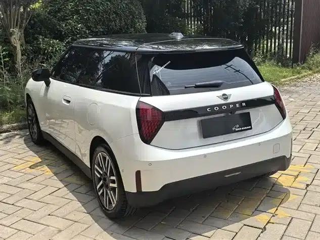 2024 Electric MINI Cooper (456km/h) - Classic Style — миниатюра 9