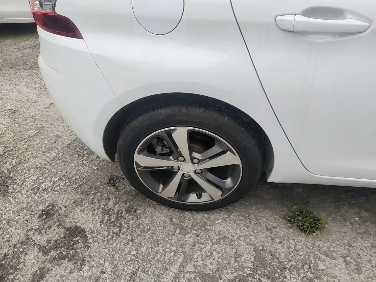 Peugeot 308S 2015 1.2T Automatic Jingchi Edition — миниатюра 11