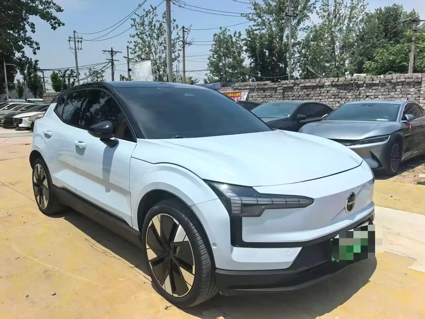 Volvo EX30 2025 Dual Motor All-Wheel Drive High-Performance Ultra — миниатюра 3