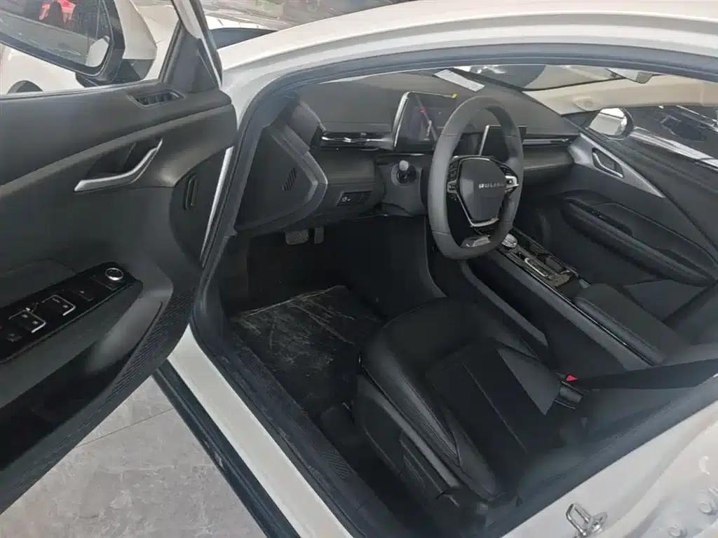 Wuling E5 2024 Model 510km Standard Edition — миниатюра 16