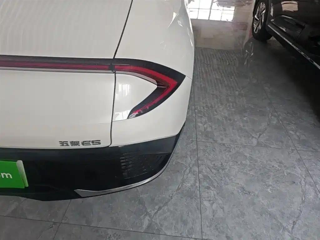 Wuling E5 2024 Model 510km Standard Edition — миниатюра 8