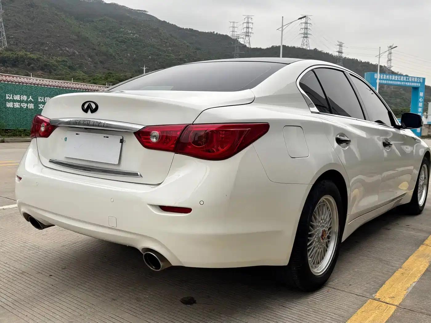 Infiniti Q50 2014 2.0T Comfort Edition — миниатюра 11