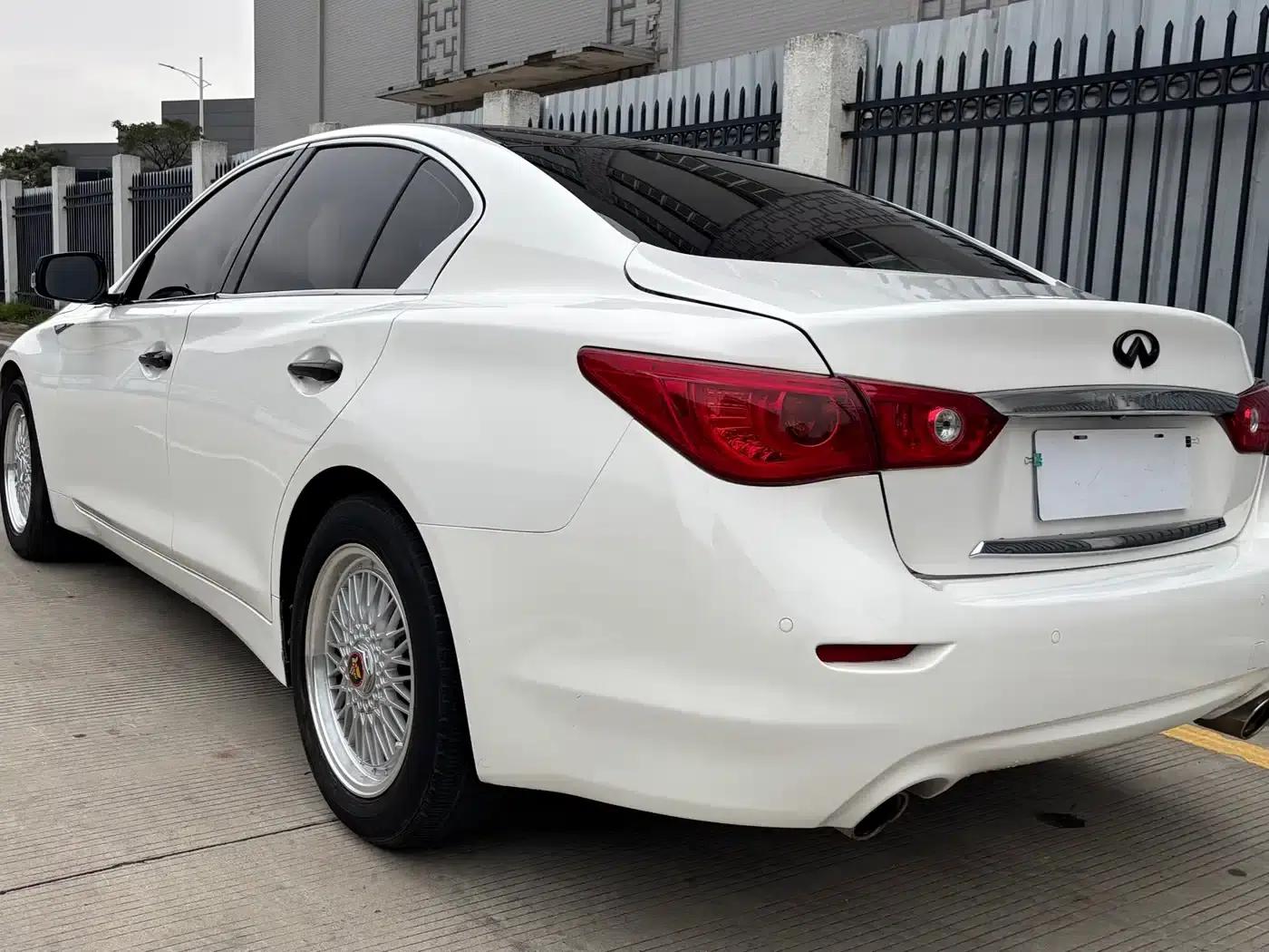Infiniti Q50 2014 2.0T Comfort Edition — миниатюра 13