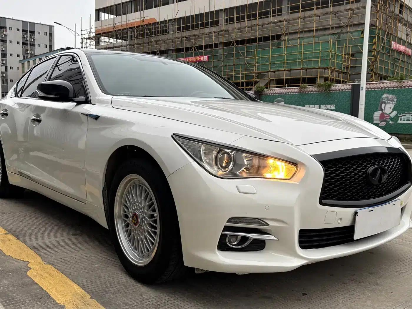 Infiniti Q50 2014 2.0T Comfort Edition — миниатюра 3