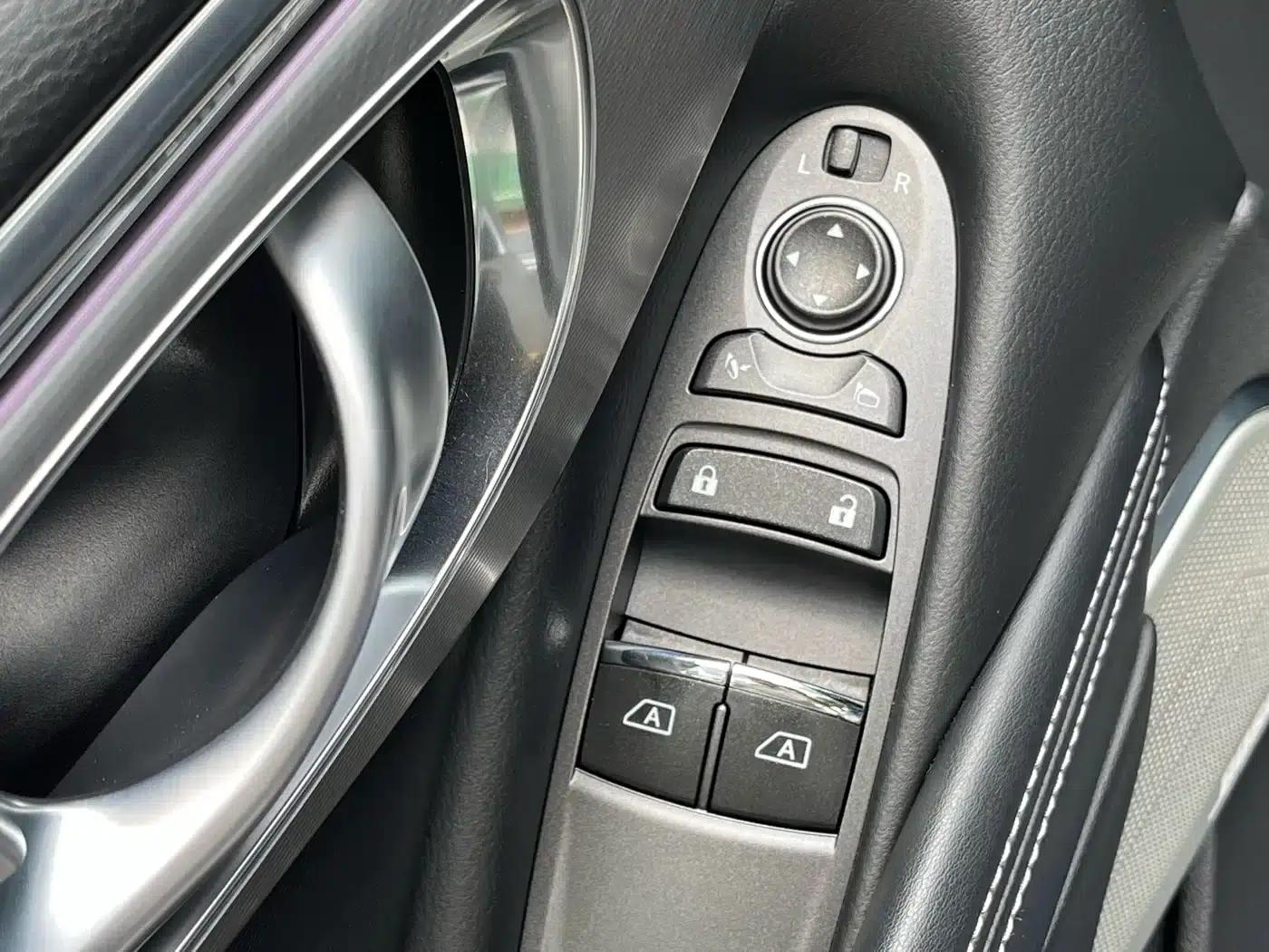 Infiniti Q60 2019 2.0T Luxury Edition — миниатюра 31