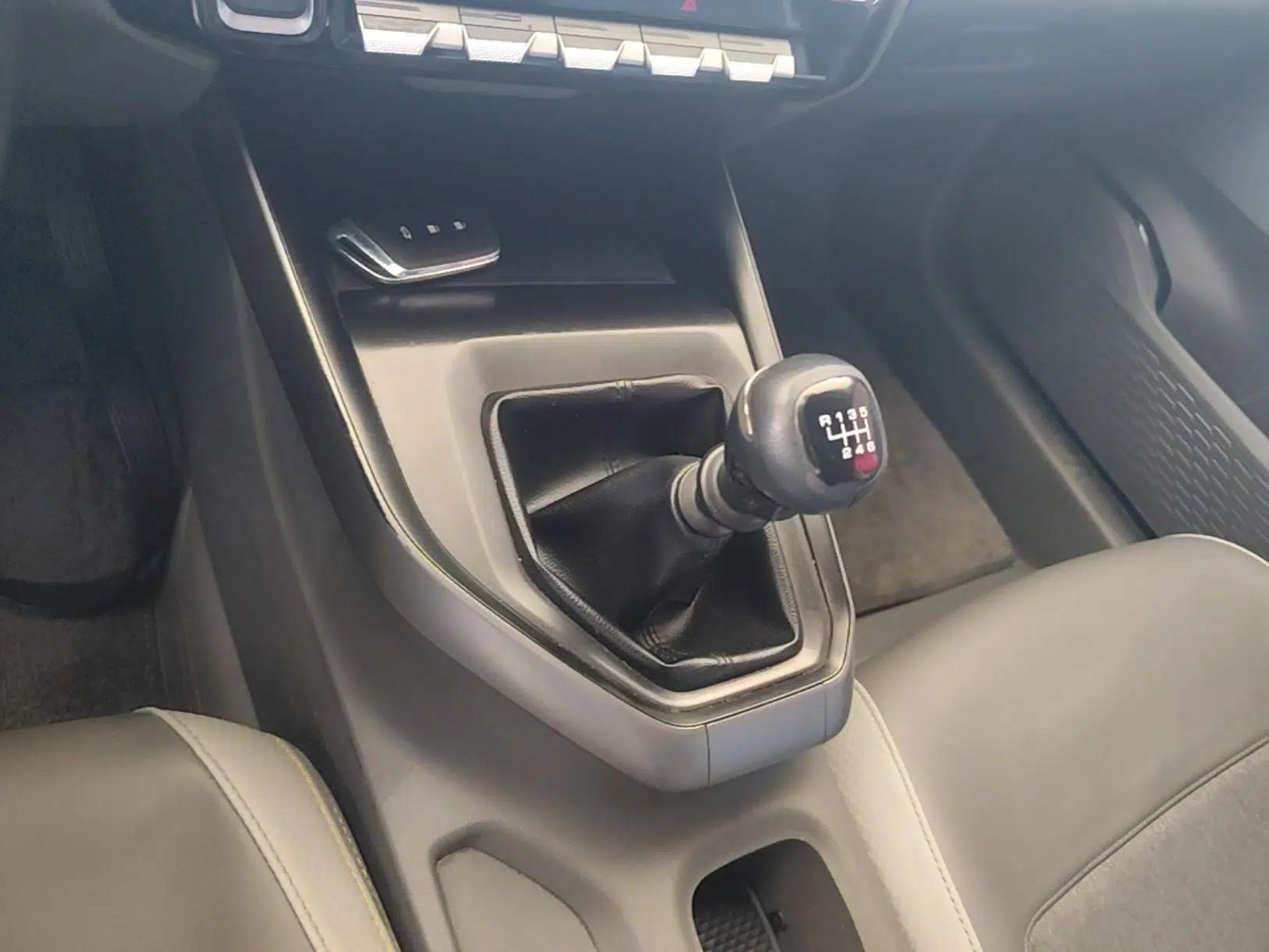Baojun RC-5 2020 1.5L Manual Zhiyao Elite Edition — миниатюра 16