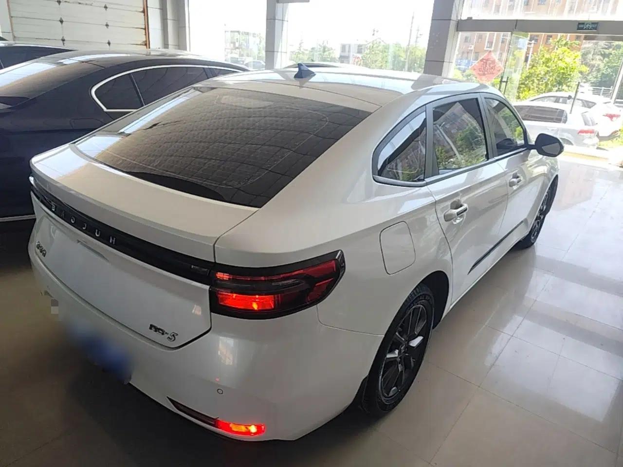 Baojun RC-5 2020 1.5L Manual Zhiyao Elite Edition — миниатюра 6
