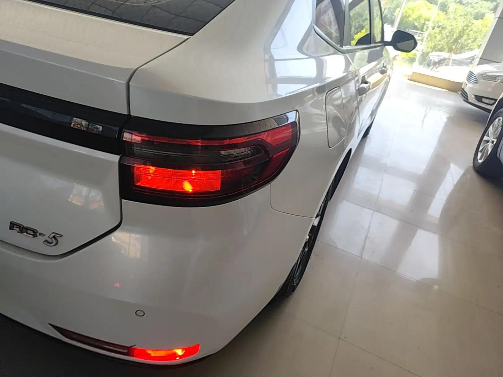 Baojun RC-5 2020 1.5L Manual Zhiyao Elite Edition — миниатюра 9