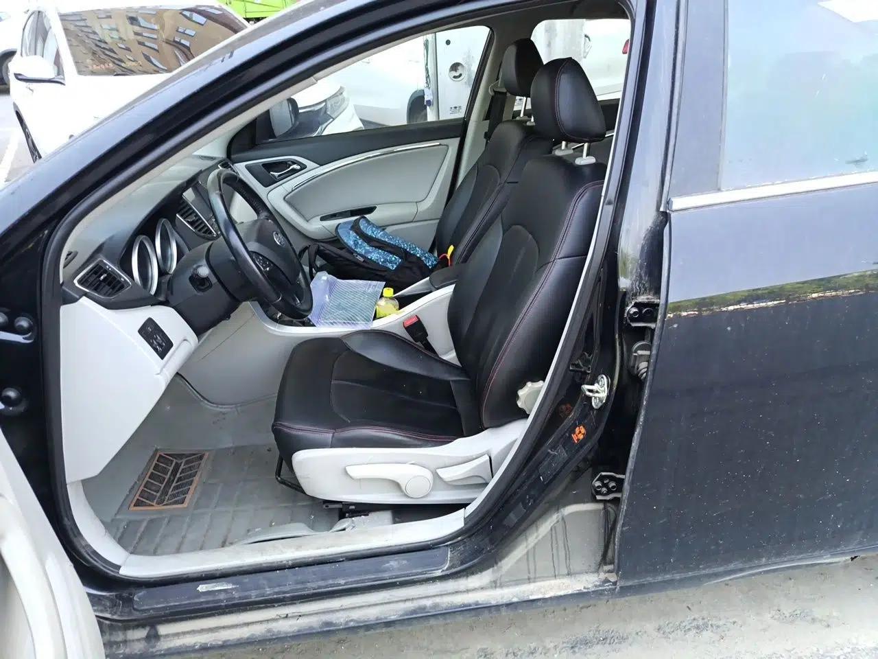 Bestune B90 2012 2.0L automatic comfort version — миниатюра 15