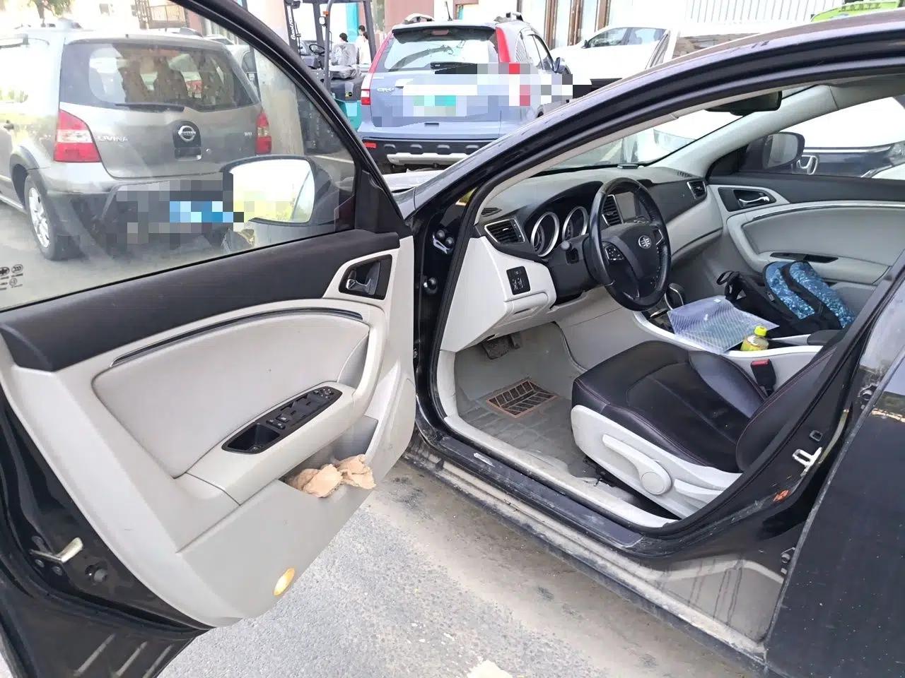 Bestune B90 2012 2.0L automatic comfort version — миниатюра 16