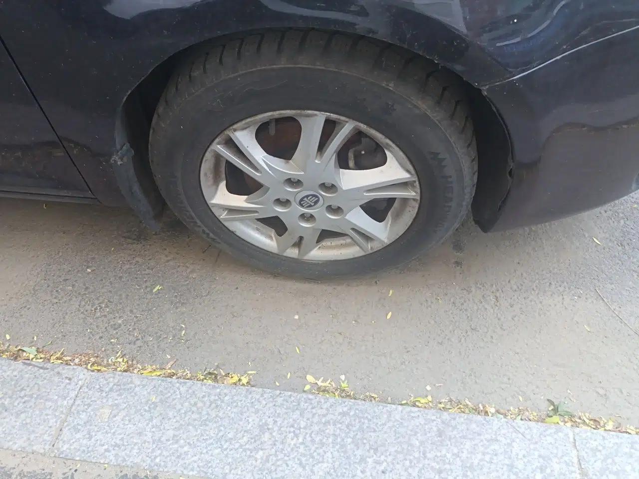 Bestune B90 2012 2.0L automatic comfort version — миниатюра 8