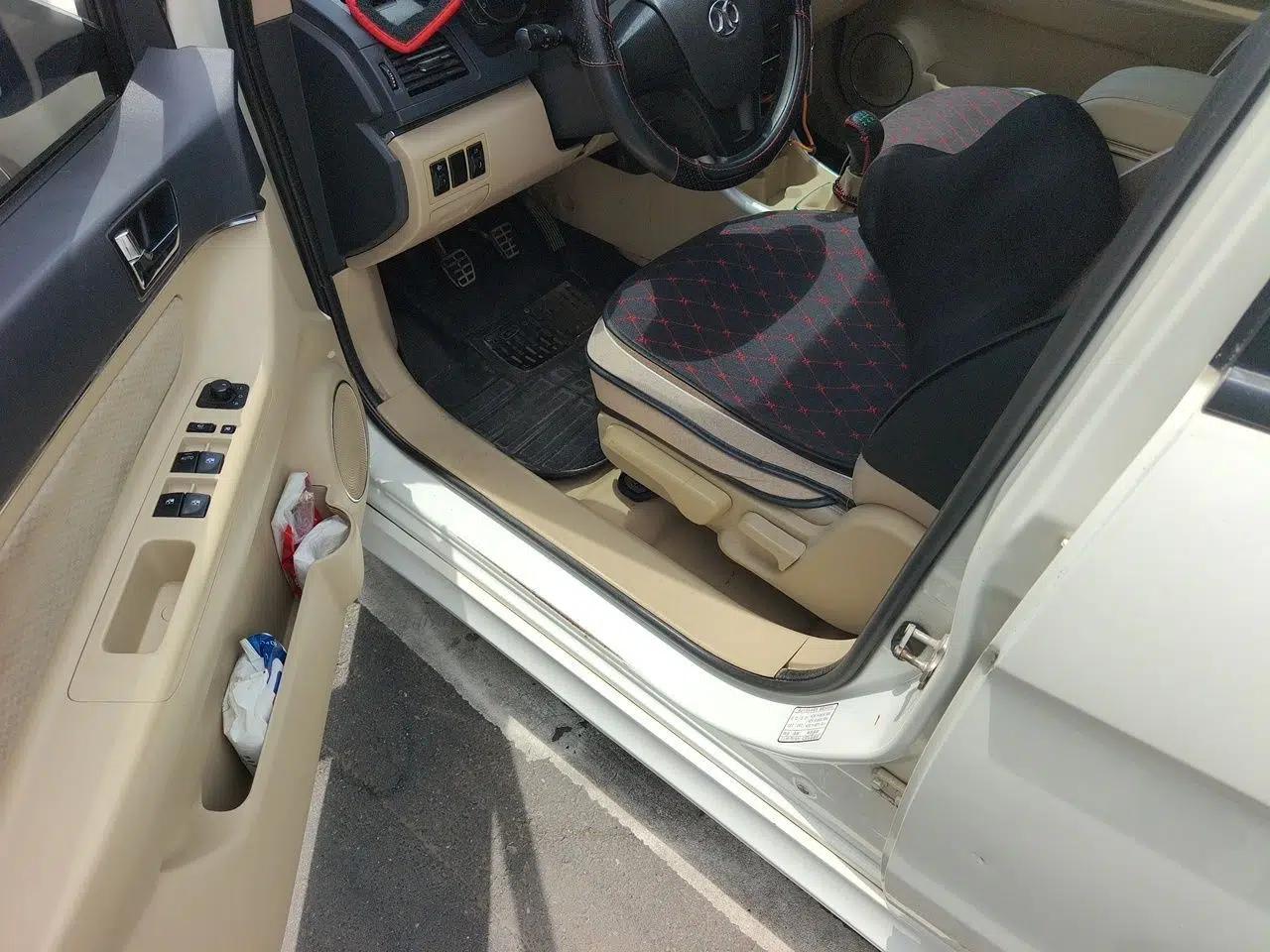 BAIC Senova D20 2015 Hatchback 1.5L Manual Lotte Edition — миниатюра 16