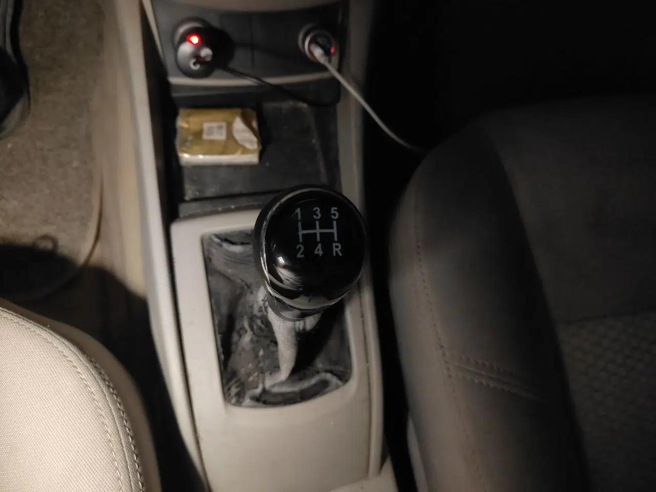 CHANGAN Alsvin V5 2012 1.5L Manual Sport Version China IV Standard — миниатюра 14