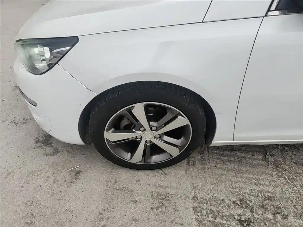 Peugeot 308S 2015 1.2T Automatic Sporty Edition — миниатюра 23