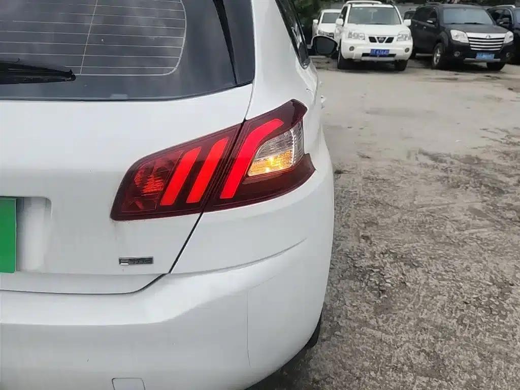Peugeot 308S 2015 1.2T Automatic Sporty Edition — миниатюра 8