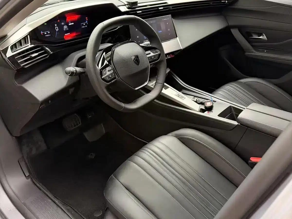 Peugeot 408X 2023 Charm Edition — миниатюра 4