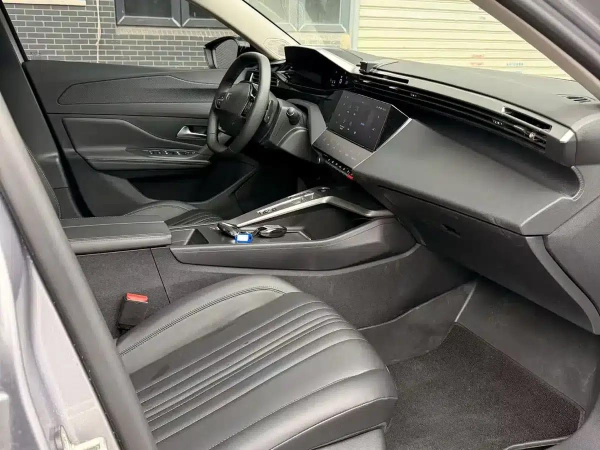 Peugeot 408X 2023 Charm Edition — миниатюра 6