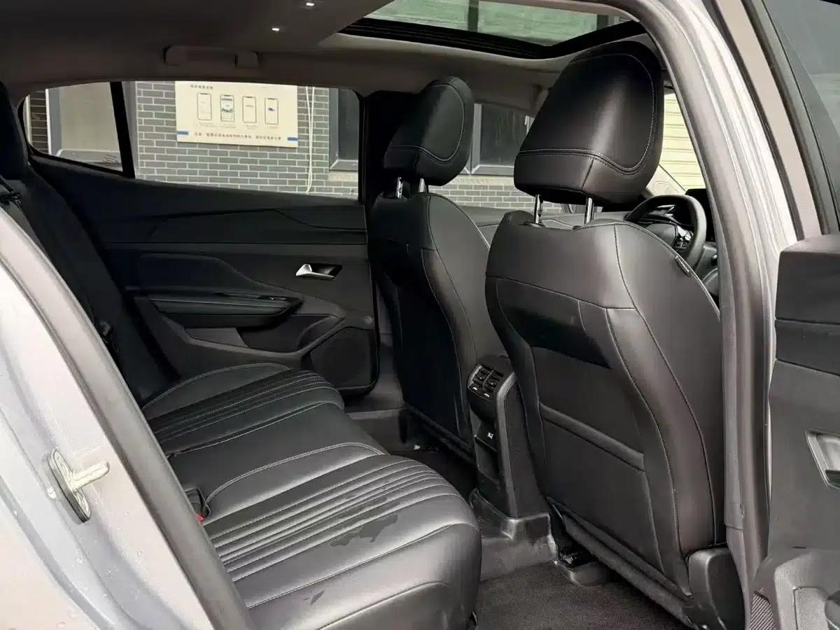 Peugeot 408X 2023 Charm Edition — миниатюра 7