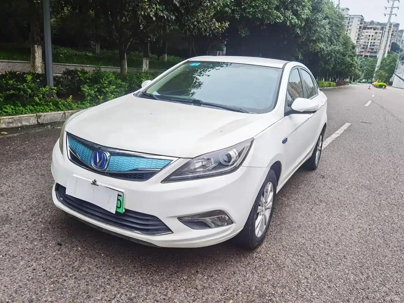 Changan Eado New Energy 2018 EV300 Enjoy Edition — миниатюра 1