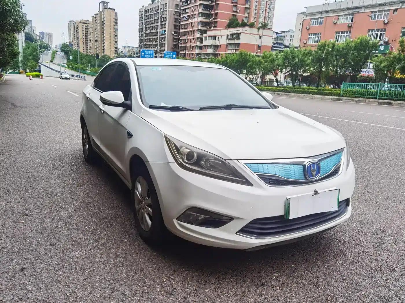 Changan Eado New Energy 2018 EV300 Enjoy Edition — миниатюра 3