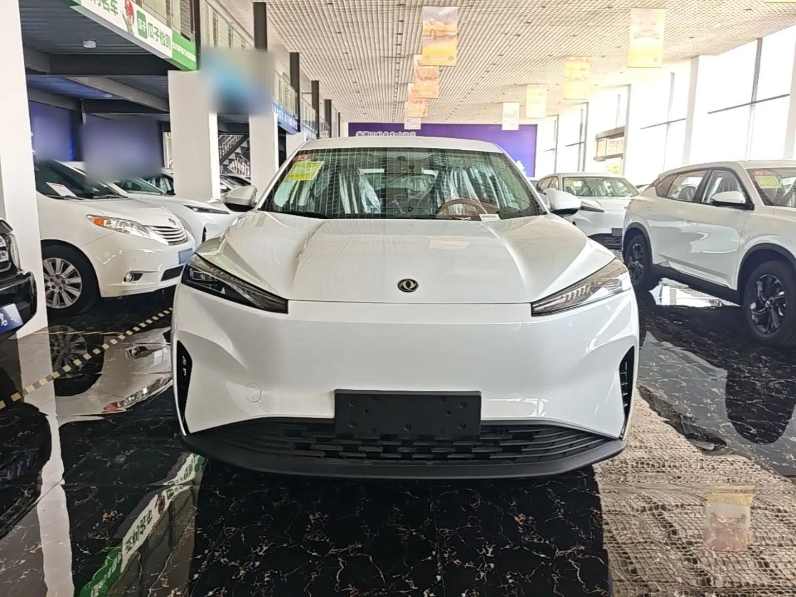 Dongfeng Aeolus SKY EV01 2025 530 km AIR Elite Edition — миниатюра 2