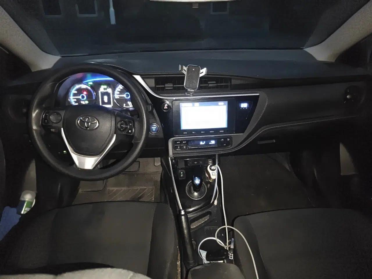 Toyota Levin Hybrid E+ 2019 1.8 PH GS E-CVT Elite Style Edition — миниатюра 9