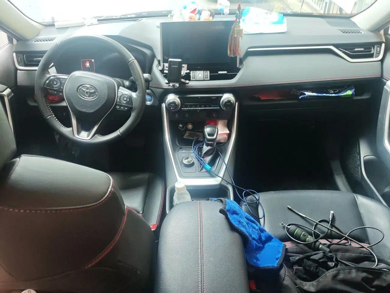 Toyota RAV4 Rongfang Plug-in Hybrid 2021 2.5L 4x4 Flagship Pro — миниатюра 9