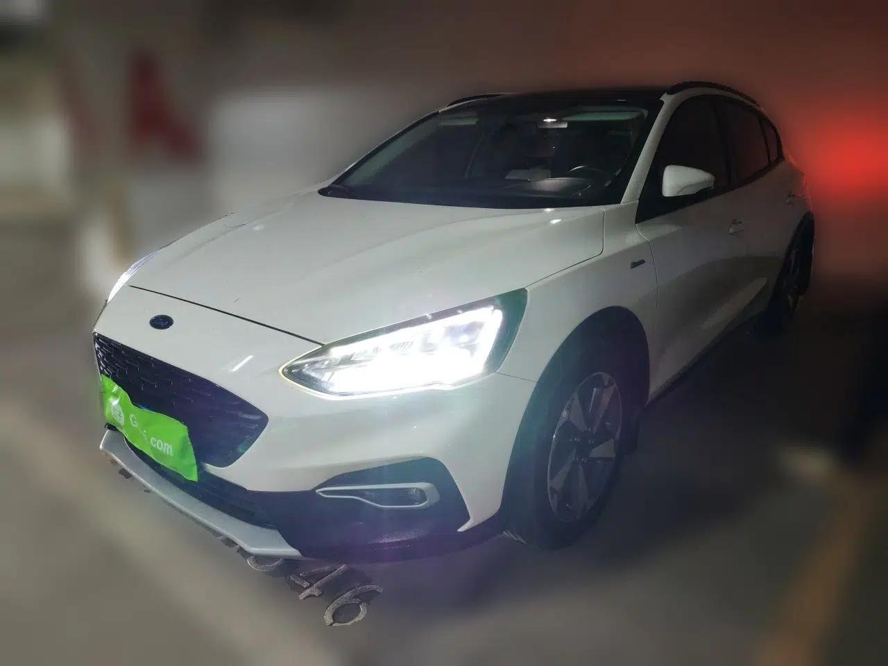 Ford Focus Active 2021 EcoBoost 180 Automatic Trendy Model — миниатюра 1