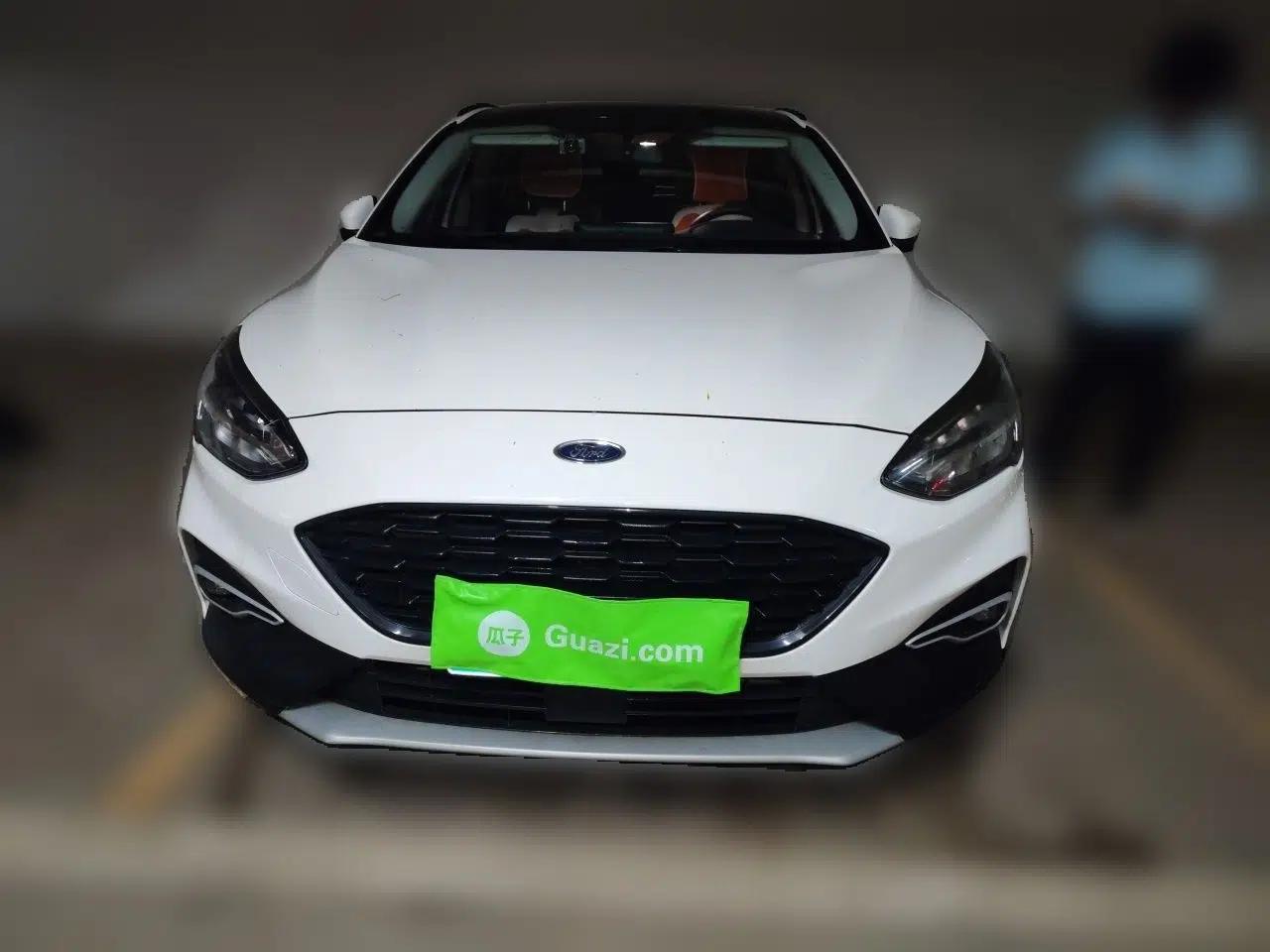 Ford Focus Active 2021 EcoBoost 180 Automatic Trendy Model — миниатюра 2