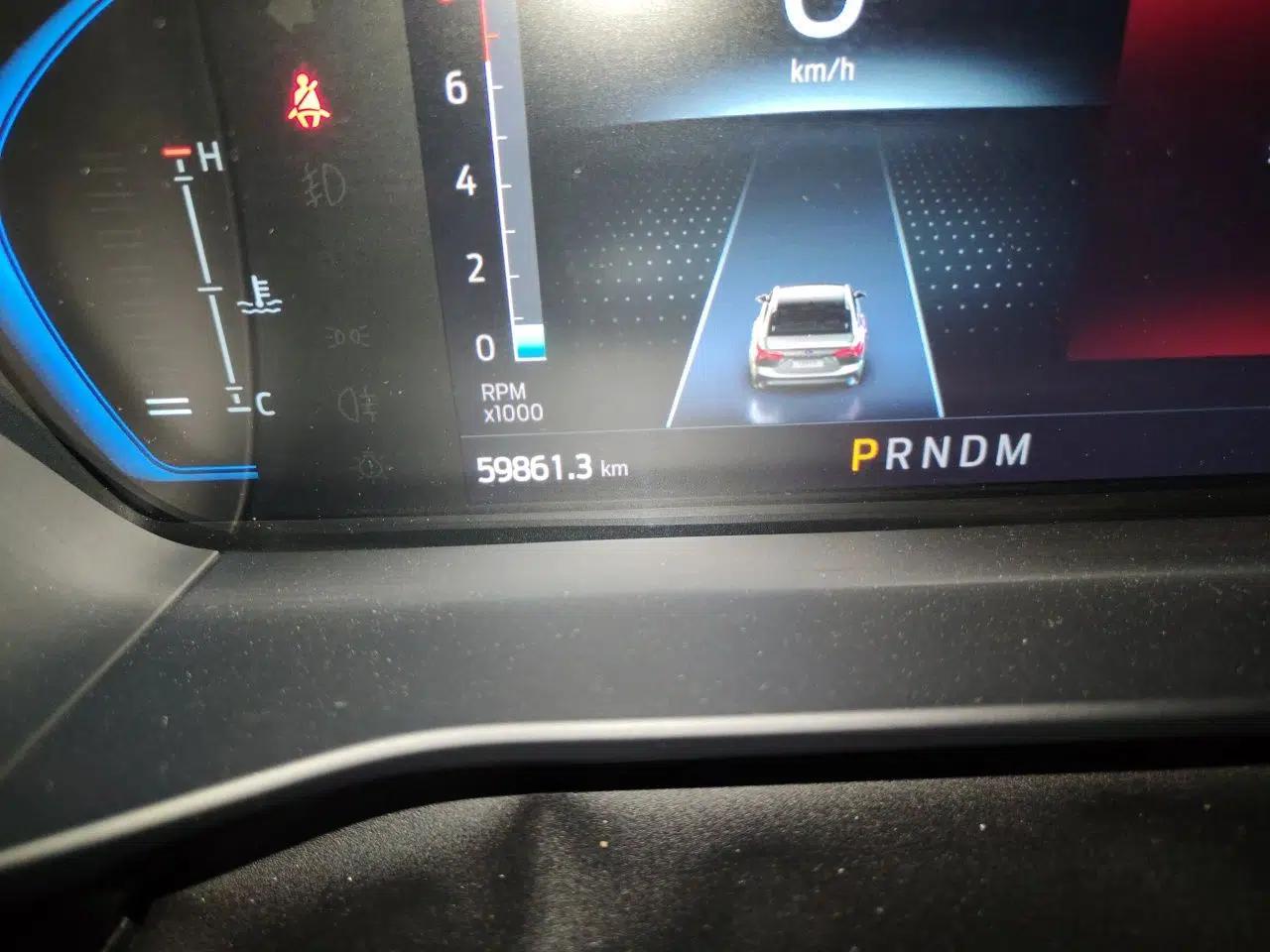 Ford Focus Active 2021 EcoBoost 180 Automatic Trendy Model — миниатюра 12
