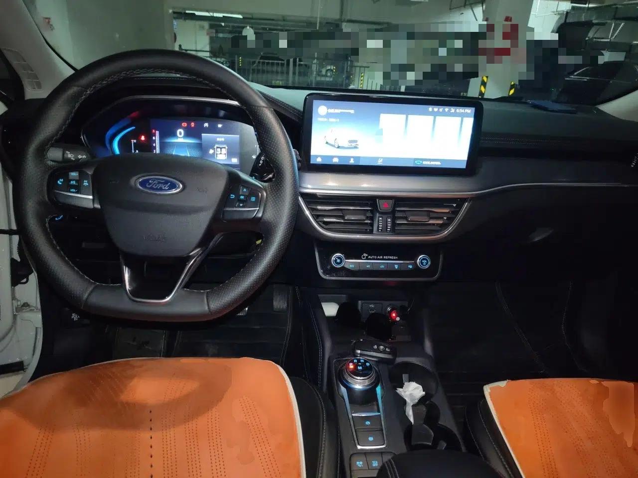 Ford Focus Active 2021 EcoBoost 180 Automatic Trendy Model — миниатюра 9