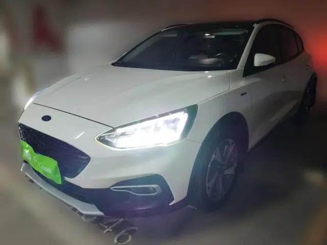 Ford Focus Active 2021 EcoBoost 180 Automatic Trendy Model