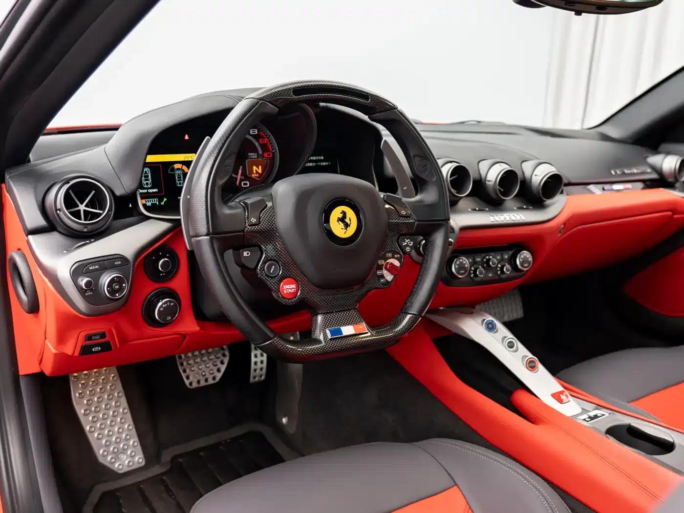 2013 F12berlinetta 6.3L Standard Model — миниатюра 6