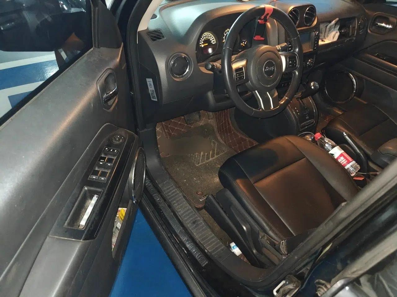 Jeep Patriot 2014 2.4L Sport Edition — миниатюра 16