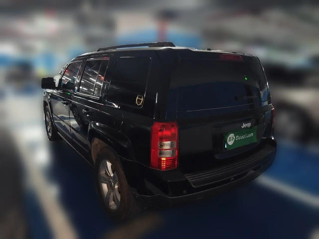 Jeep Patriot 2014 2.4L Sport Edition — миниатюра 4