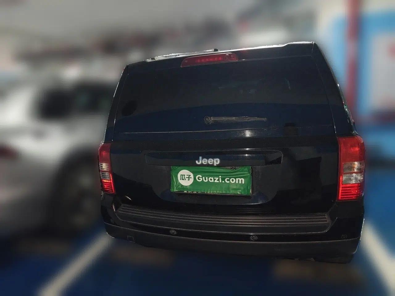 Jeep Patriot 2014 2.4L Sport Edition — миниатюра 5