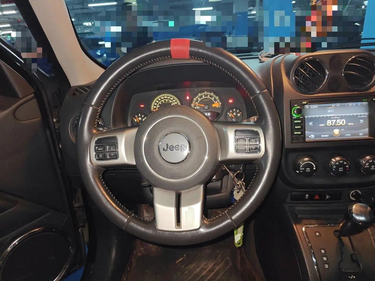 Jeep Patriot 2014 2.4L Sport Edition — миниатюра 10
