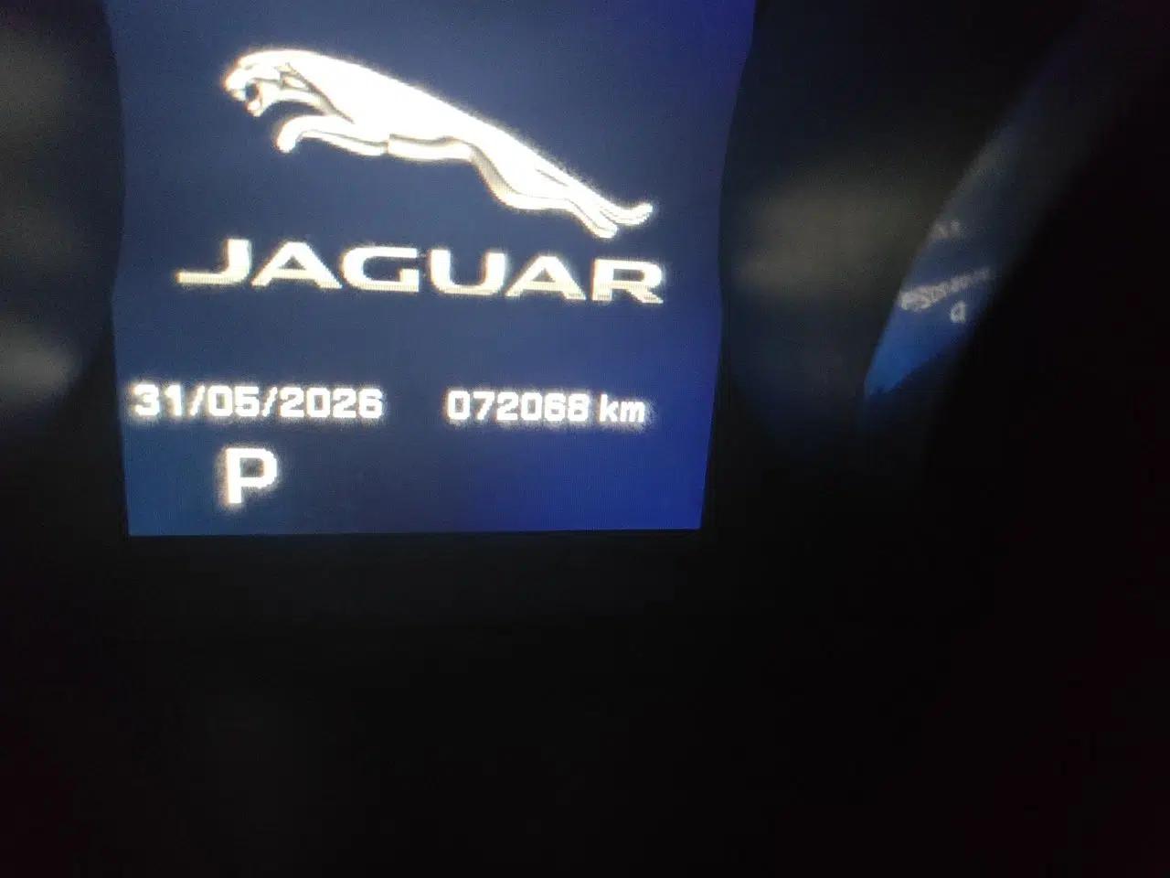 Jaguar XE 2015 2.0T 200 PS R-Sport — миниатюра 12