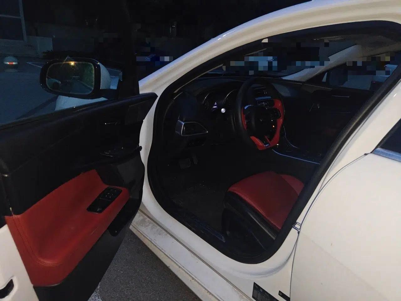Jaguar XE 2015 2.0T 200 PS R-Sport — миниатюра 16