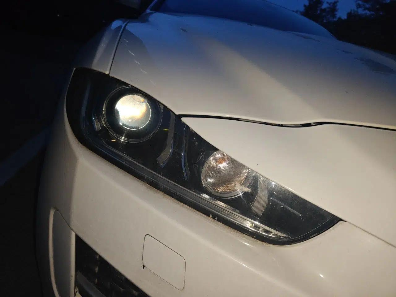 Jaguar XE 2015 2.0T 200 PS R-Sport — миниатюра 7