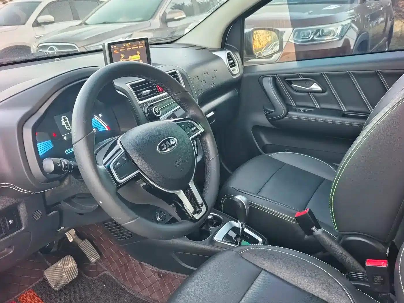 JAC iEV6E 2018 Upgraded Version iEV6E Luxury Intelligent Edition — миниатюра 4